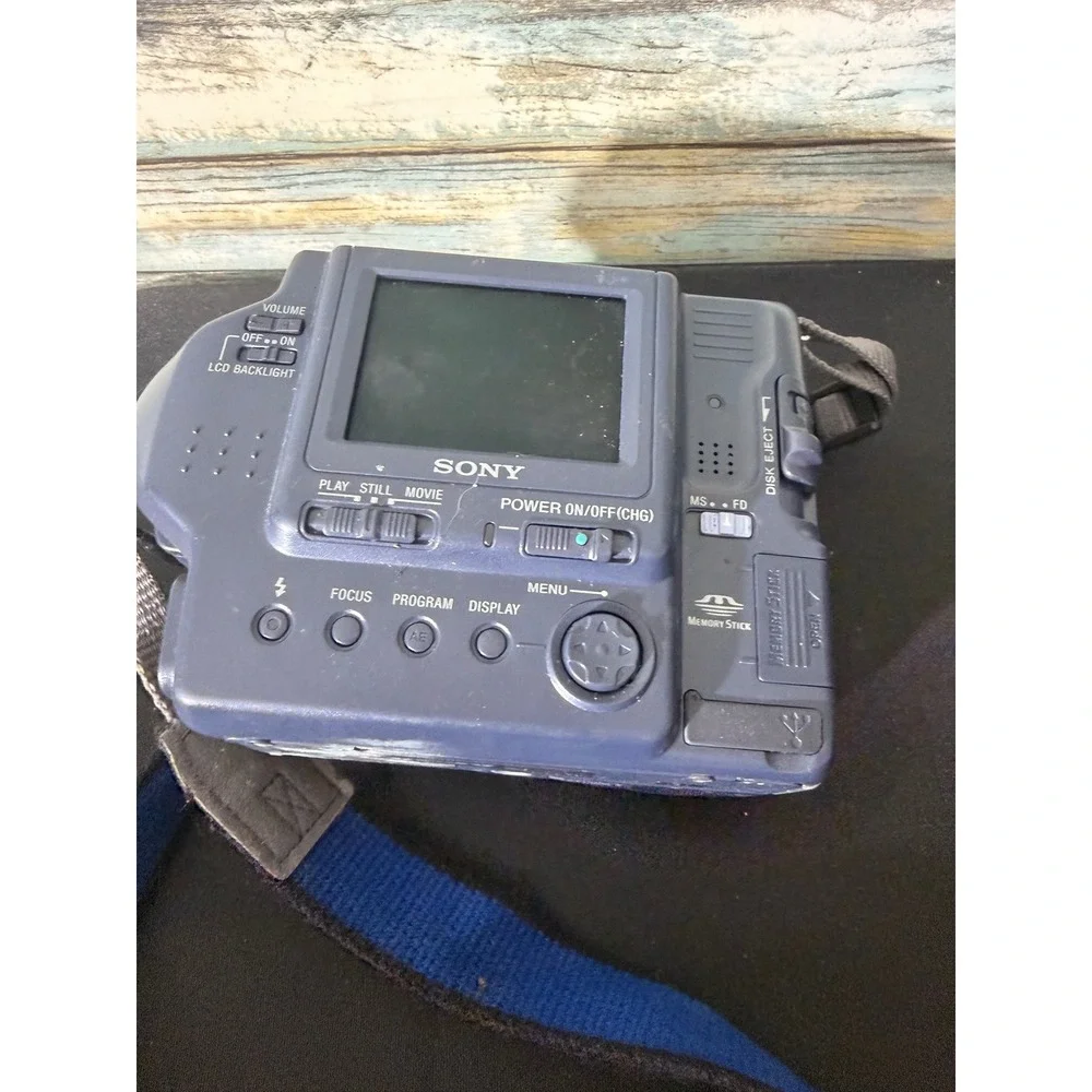 Sony FD Mavica MVC-FD92 Digital Camera Silver Blue Good 8x Zoom Floppy Disk MS